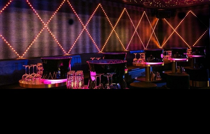 Nightclub L’Arc Kaviar Kaspia