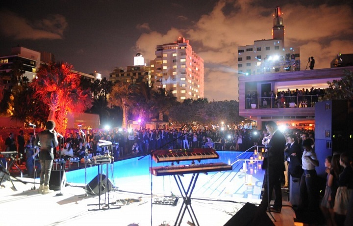 Lenny Kravitz, opening SLS hotel South Beach