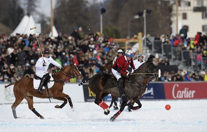 Snow polo