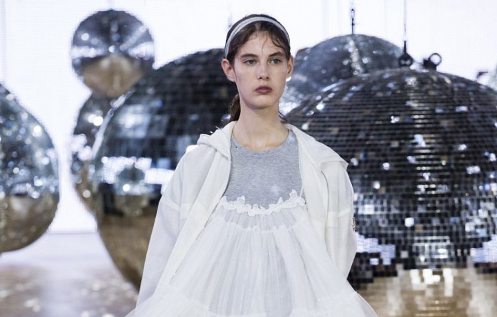 White is irresistible and delicate in color