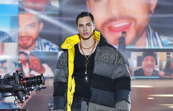 Muž na přehlídce Dolce & Gabbana FW2021