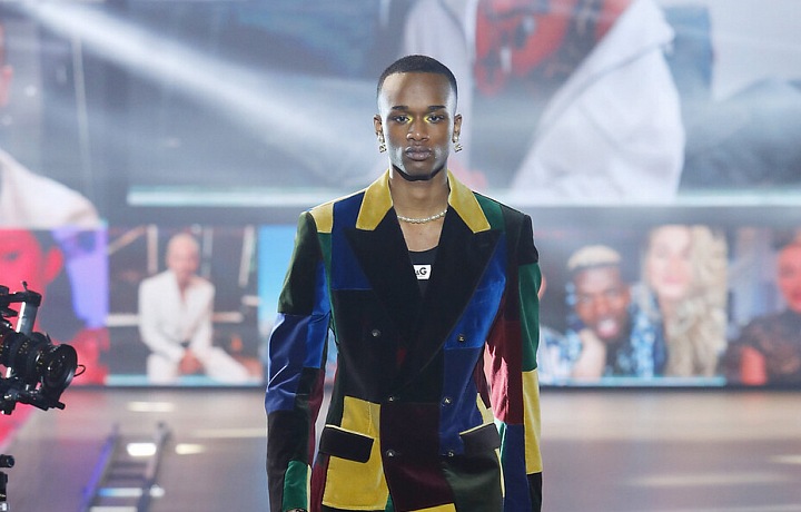 Muž na přehlídce Dolce & Gabbana FW2021