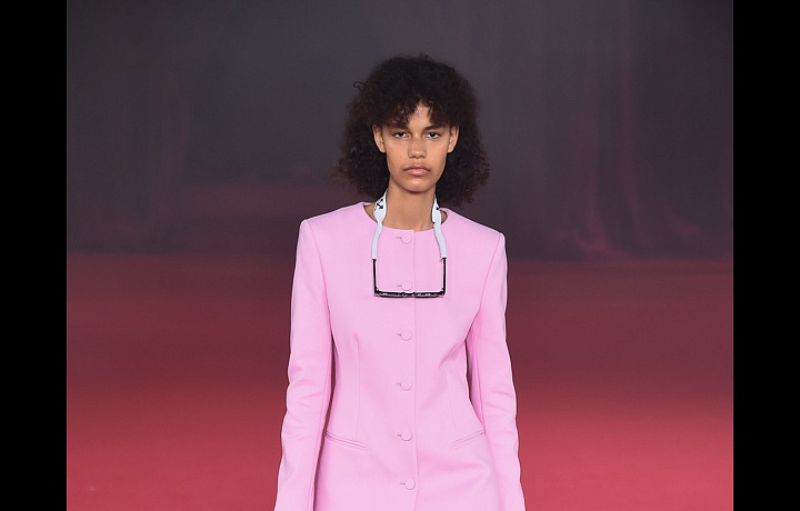 Formální kostýmek ve stylu princezny Diany