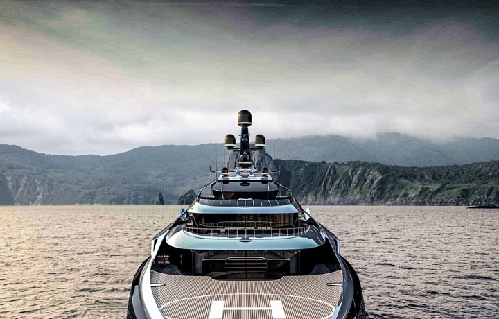 Pohled z blízka na jachtu Centauro