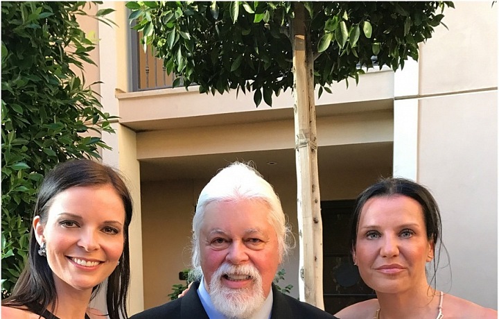 Its great pattern is Paul Watson, the founder of Sea Shepherd.