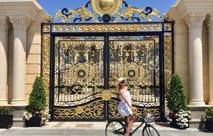 Palace in style of „Versailles“ (front A)