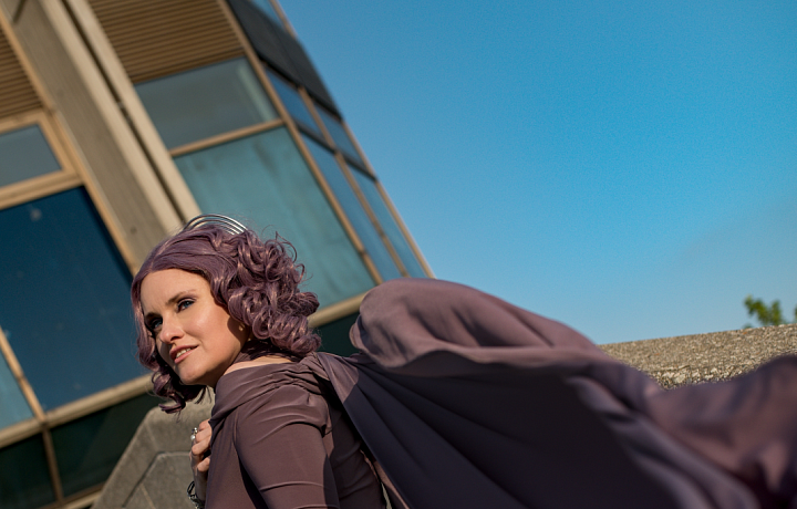 Andrea Ulagová jako admirálka Holdo