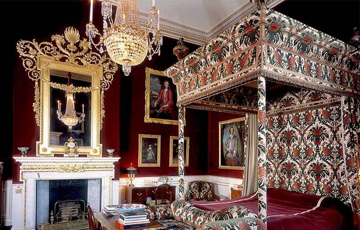 Bedroom of Diana