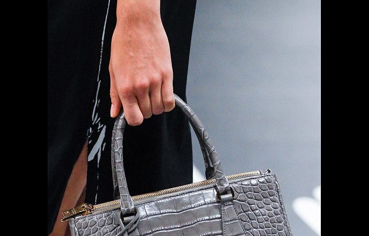 Handbag with crocodile pattern.
