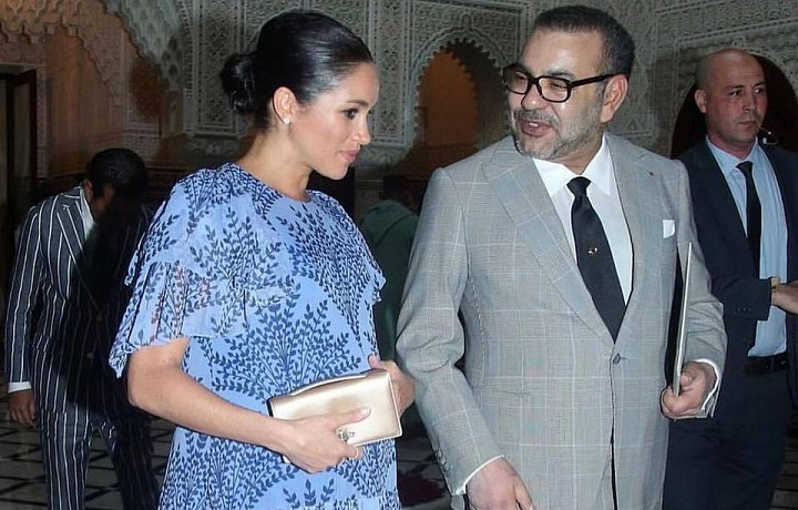 4. dress Carolina Herrera, letterbox Dior