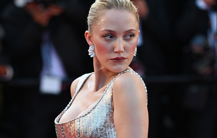 Maika Monroe