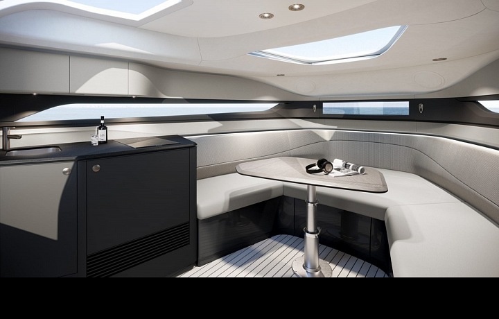 Princess R35 interior