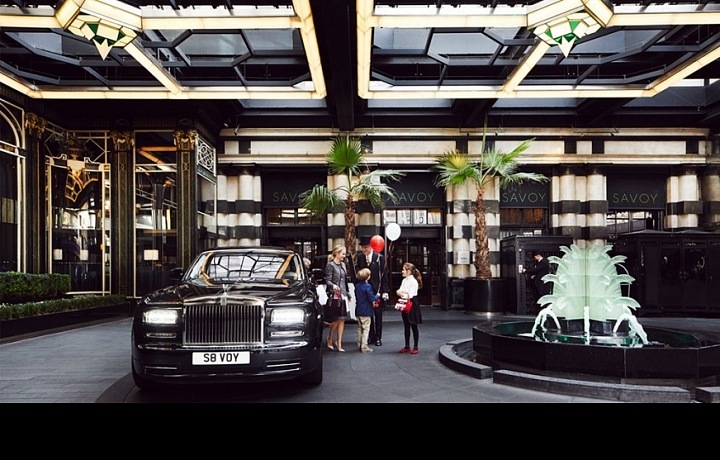 Savoy London, entrance