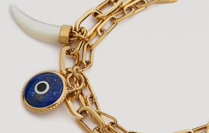 Eyes on the World, Armani