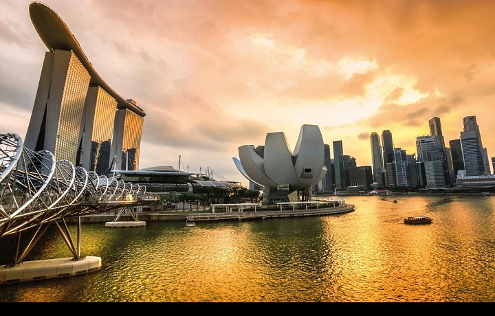 Marina Bay and surrounding