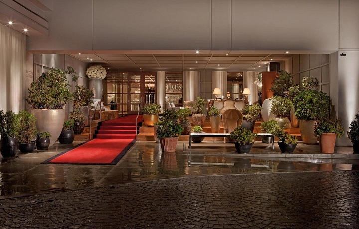 SLS Beberly Hills, entrance