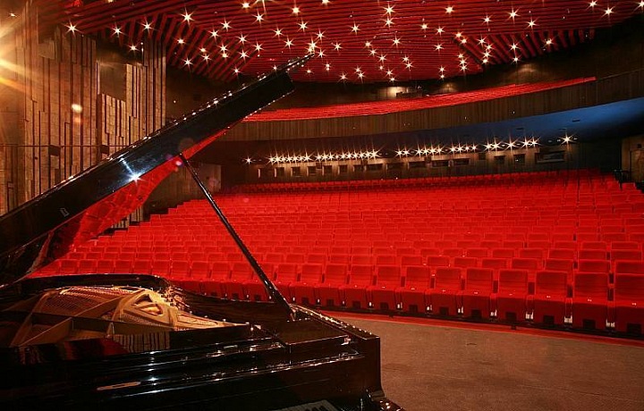 Karlovy Vary, Hotel Thermal