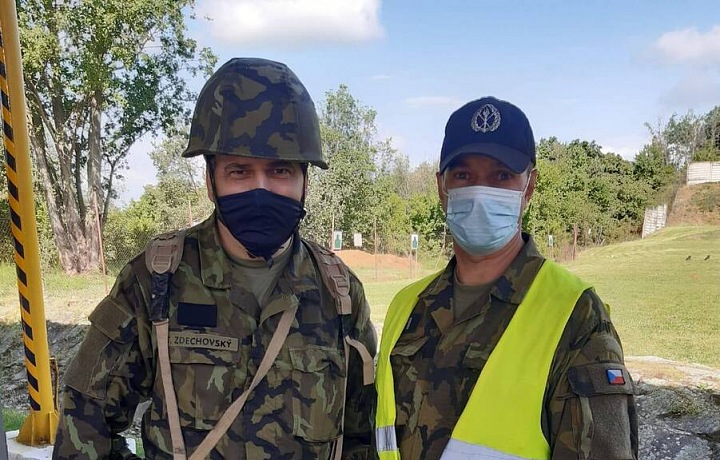 Tomáš Zdechovský při vojenském výcviku