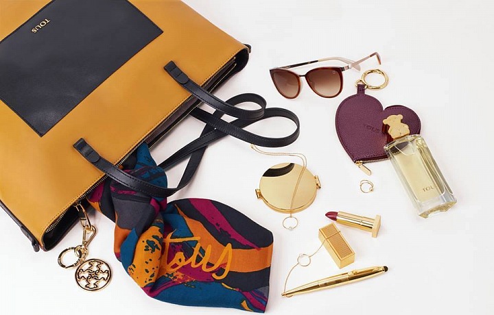 Wide range of accessories and jewelry