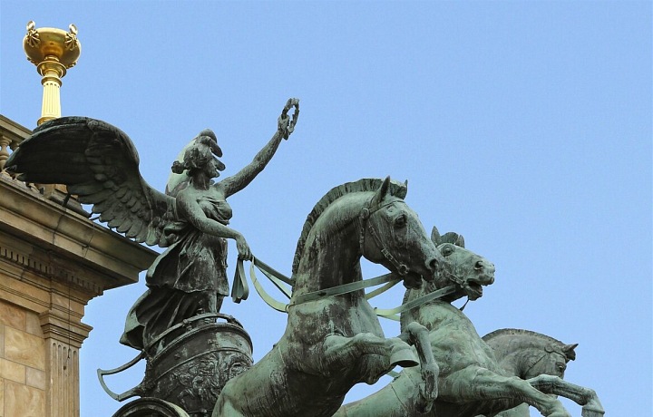 Triga - the sculpture by B. Schnirch