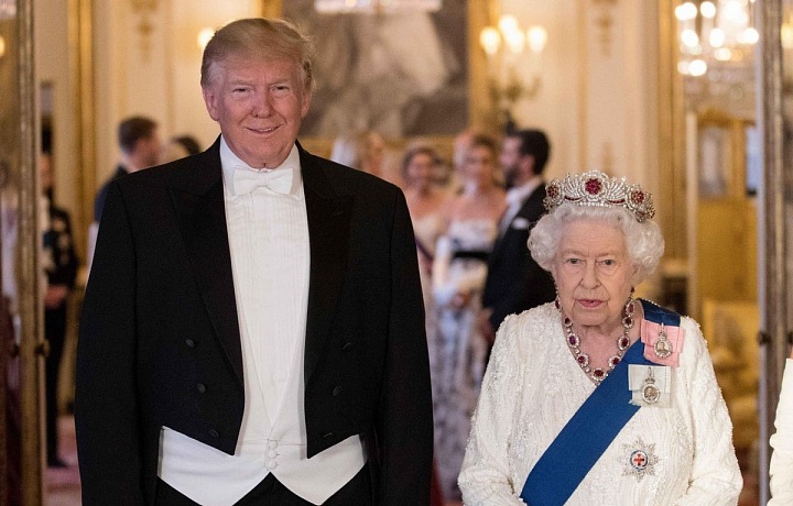 Trump and Queen Elisabeth