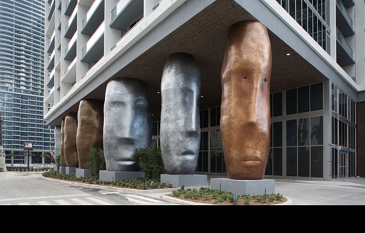 Icon Brickell - inspiration by Easter Islands