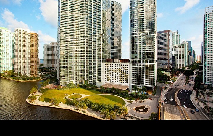 Complex Icon Brickell 