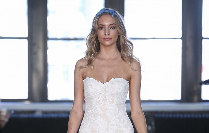 Unique wedding dress Watters SS 19