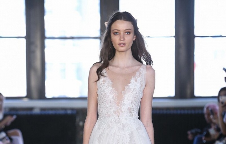 Unique wedding dress Watters SS 19