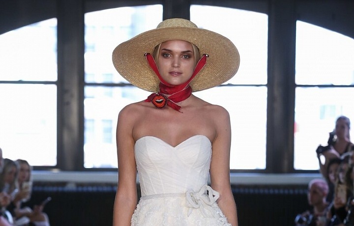 Unique wedding dress Watters SS 19