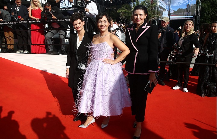 Alena Mihulová with her daughter Karolína at KVIFF in 2021