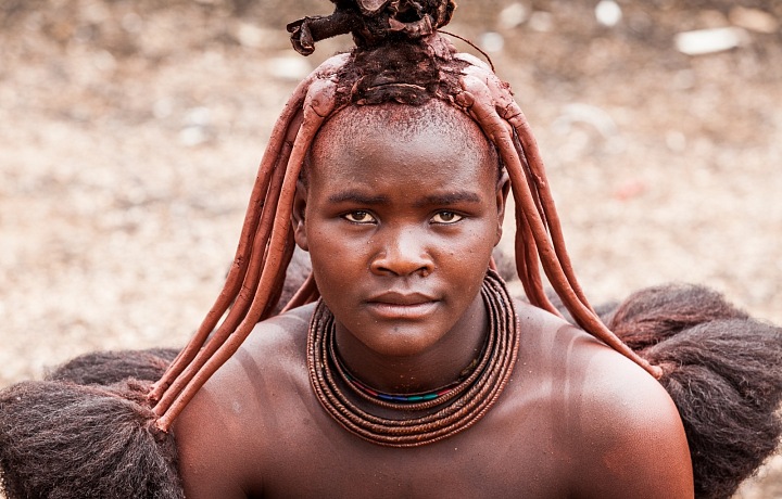 Mladá žena z kmene Himba