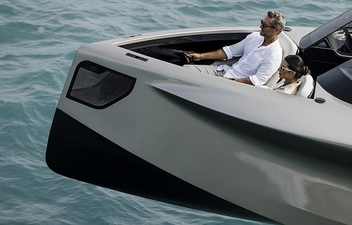 Detail jachty Foiler