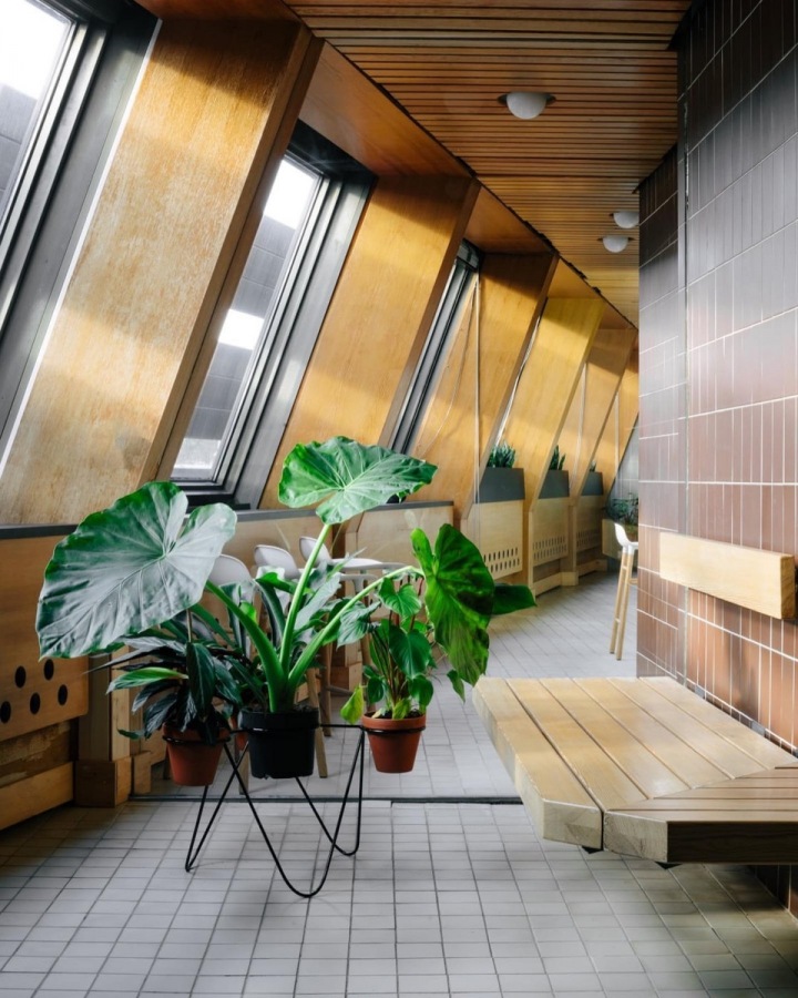 V sauně je zachovaná atmosféra 80. let. 