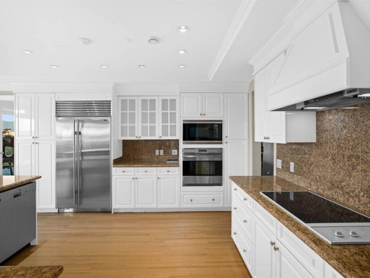 Kuchyně, Angell Hasman & Associates Realty