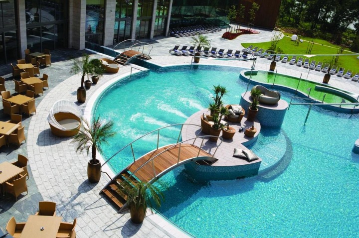 Spirit hotel - luxusní venkovní prostředí