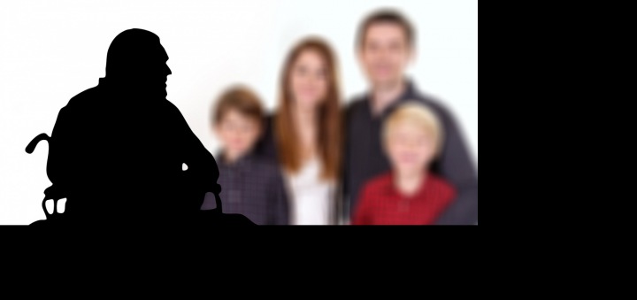 Alzheimerova choroba - muž nepoznává svou rodinu.