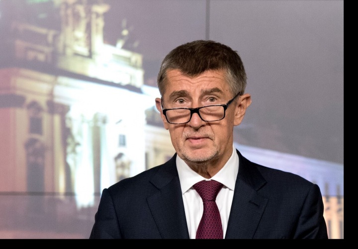 Andrej Babiš v brílých