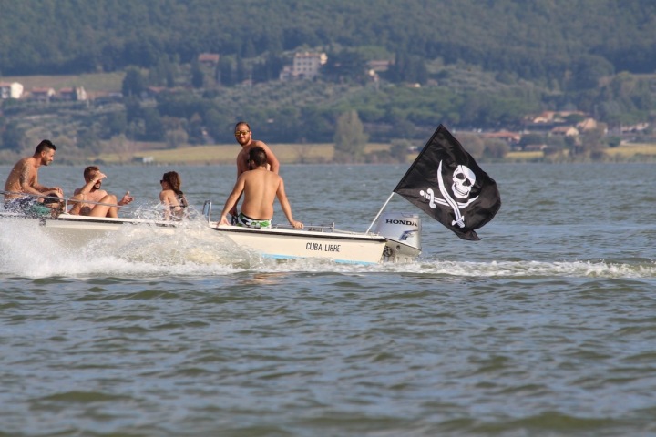 Mladší a střední generace Pirátům často věří víc než zavedeným stranám a hnutím 