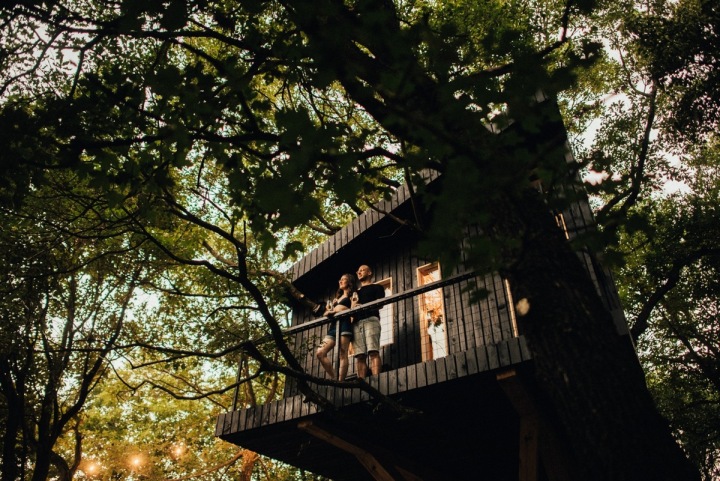 Na terase pod hvězdami si můžete vychutnat víno s přáteli. 