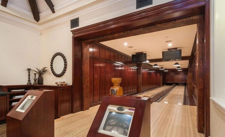 Dvoudráhová dřevěná bowlingová dráha