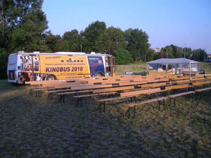 This CinemaBus can broadcast everywhere