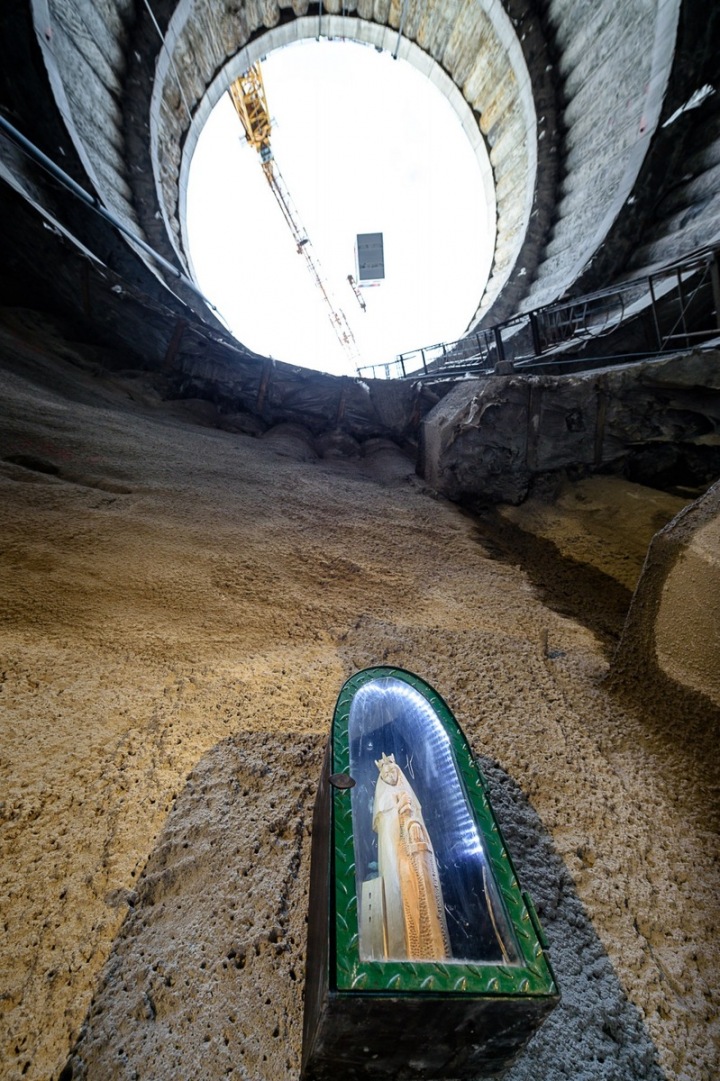 Svatá Barbora dohlíží na všechny dělníky. 