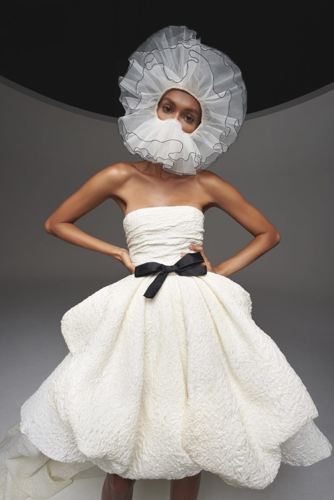 Bílé šaty Giambattista Valli Fall 2020 Haute Couture