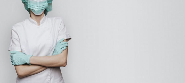 Nemocniční personál je kvůli koronaviru velmi přetížen