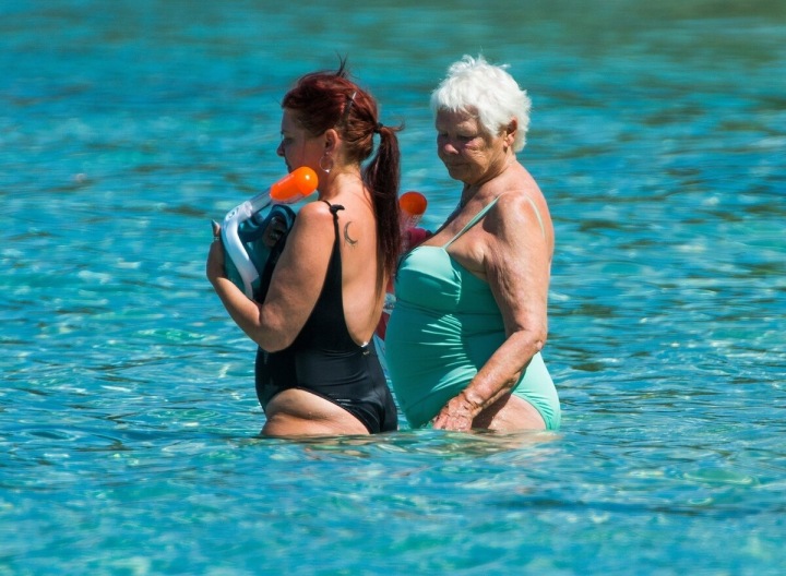 Judi Dench v moři