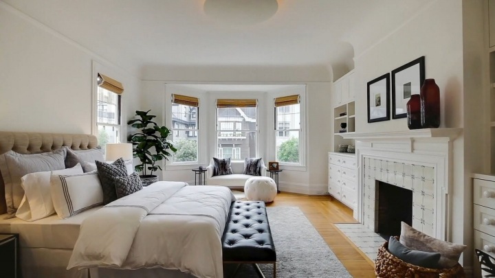 Jedna z ložnic v domě Julie Roberts