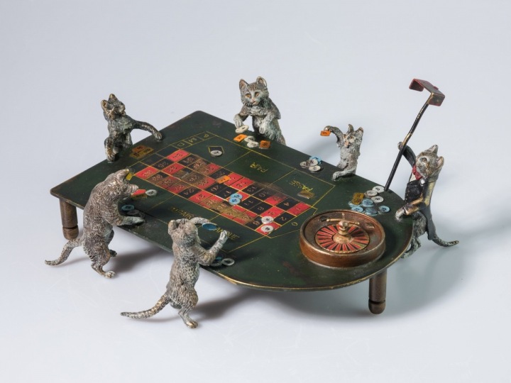 Kočky hrající ruletu.