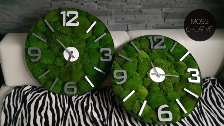 Z mechu se dají tvořit i mechové koule, sloupy a loga