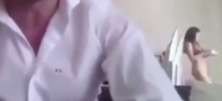 Tomuhle se říká faux pas.